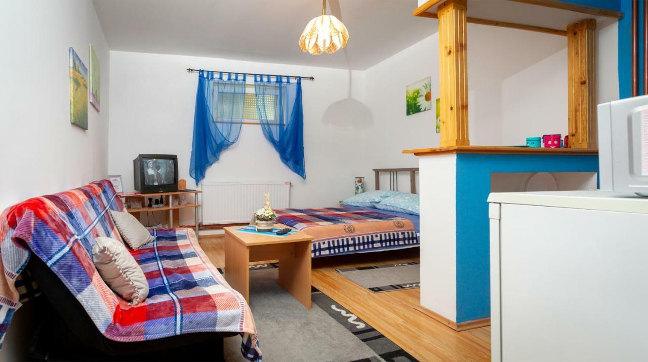 Casa Simon 2 Lägenhet Subotica Exteriör bild